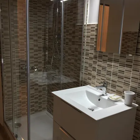Centro Nocleg ze śniadaniem 3*